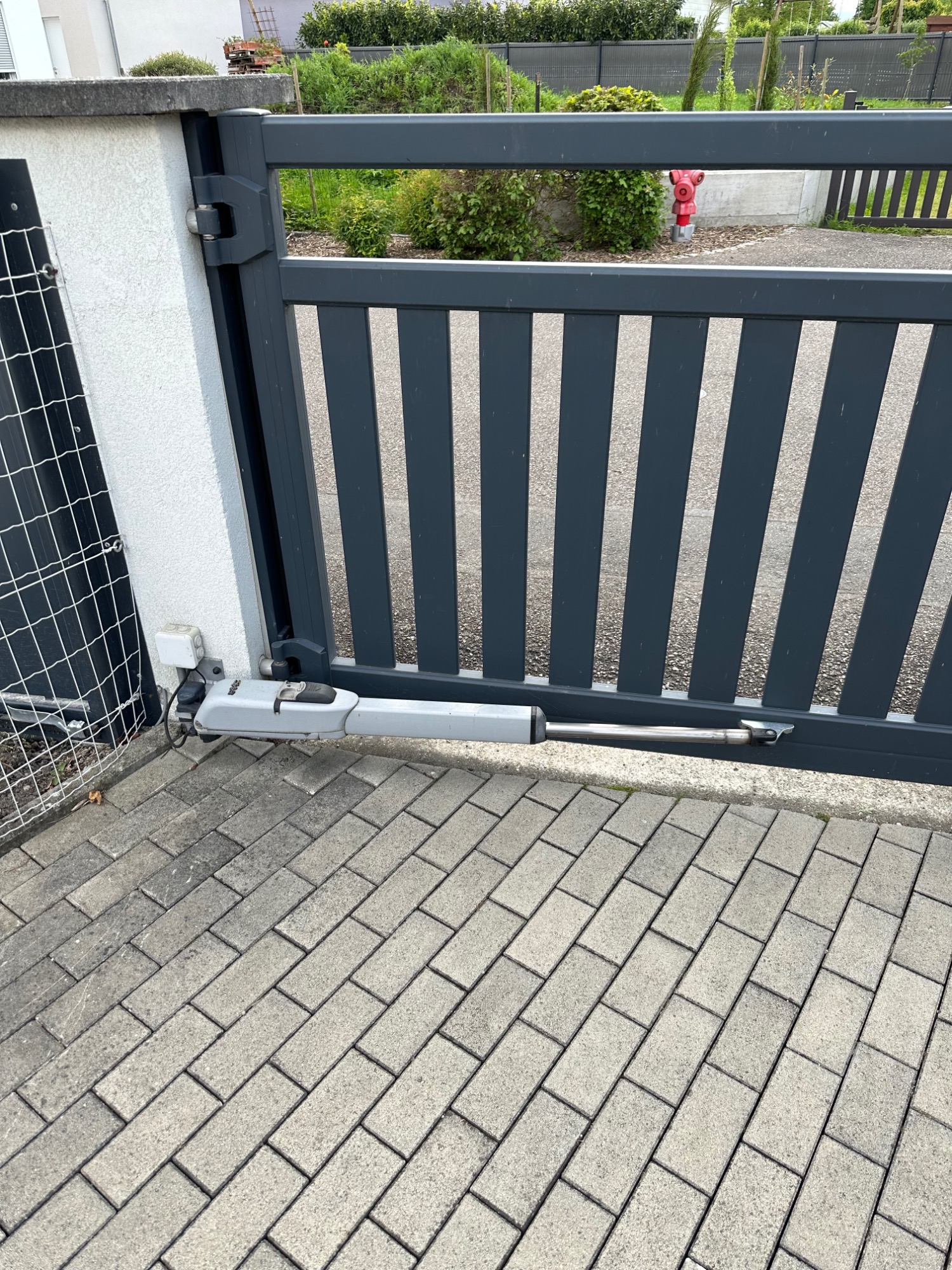 MOTEUR ELECTRIQUE SUR PORTAIL OHNENHEIM DIMAN 1 3 | DIMAN Electricité générale Wintzenheim 11